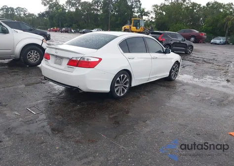 2015 Honda Accord Sport z USA, uszkodzony, nr VIN 1HGCR2F51FA273549